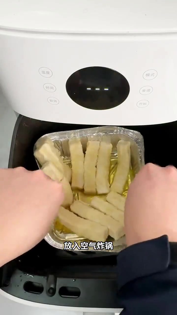 预制食品测评麻辣酱鸭腿、毛氏红烧肉和奶酪鱼条
