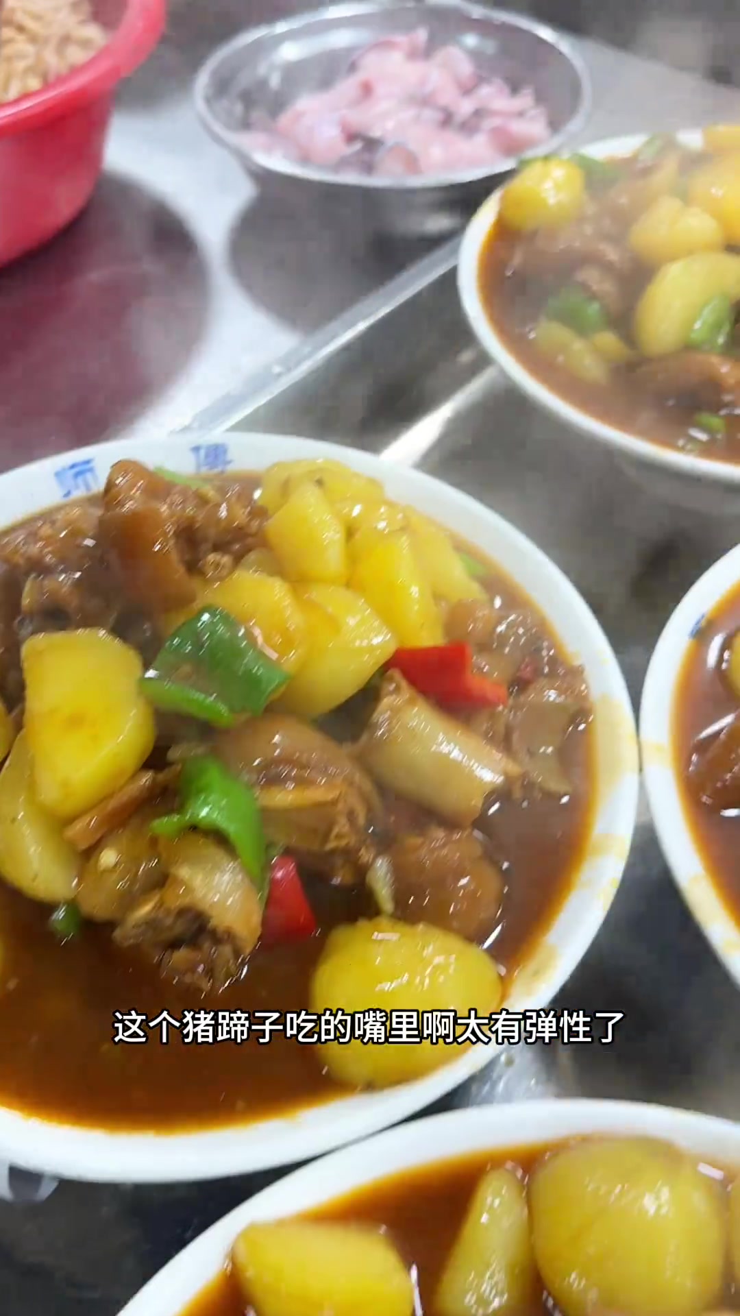 湖北天门的传统简单十大碗，是当地人难忘的美食回忆