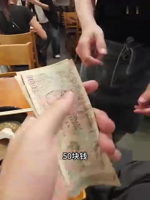 在越南最发达的城市里，连吃三个国家的饭是种什么体验？