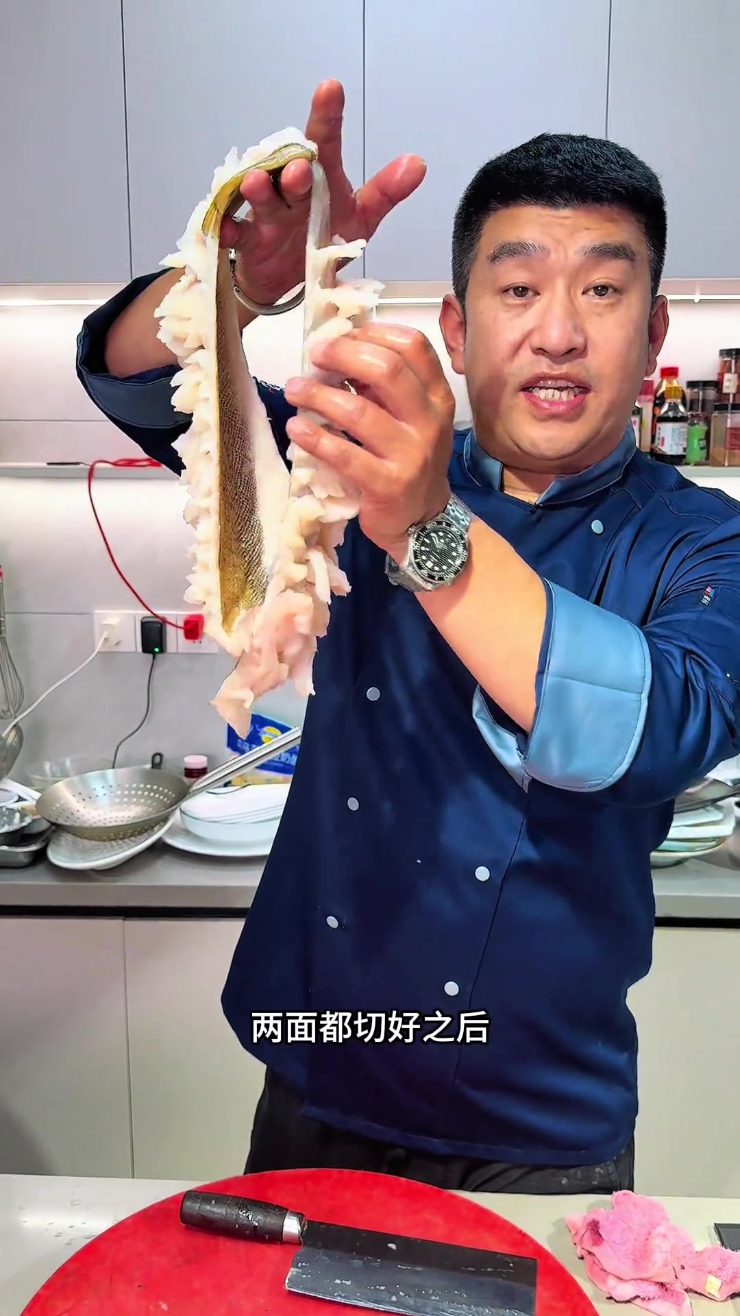 3斤大黄鱼做的松鼠鱼，你们觉得这道菜卖多少钱合适？勇哥头一次钓到这么大的黄鱼，教大家做松鼠