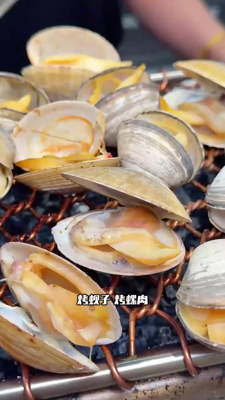 今天来打卡沈阳浑南著名的丹东小核桃炭烤肉#煜牛道烤肉#丹东果