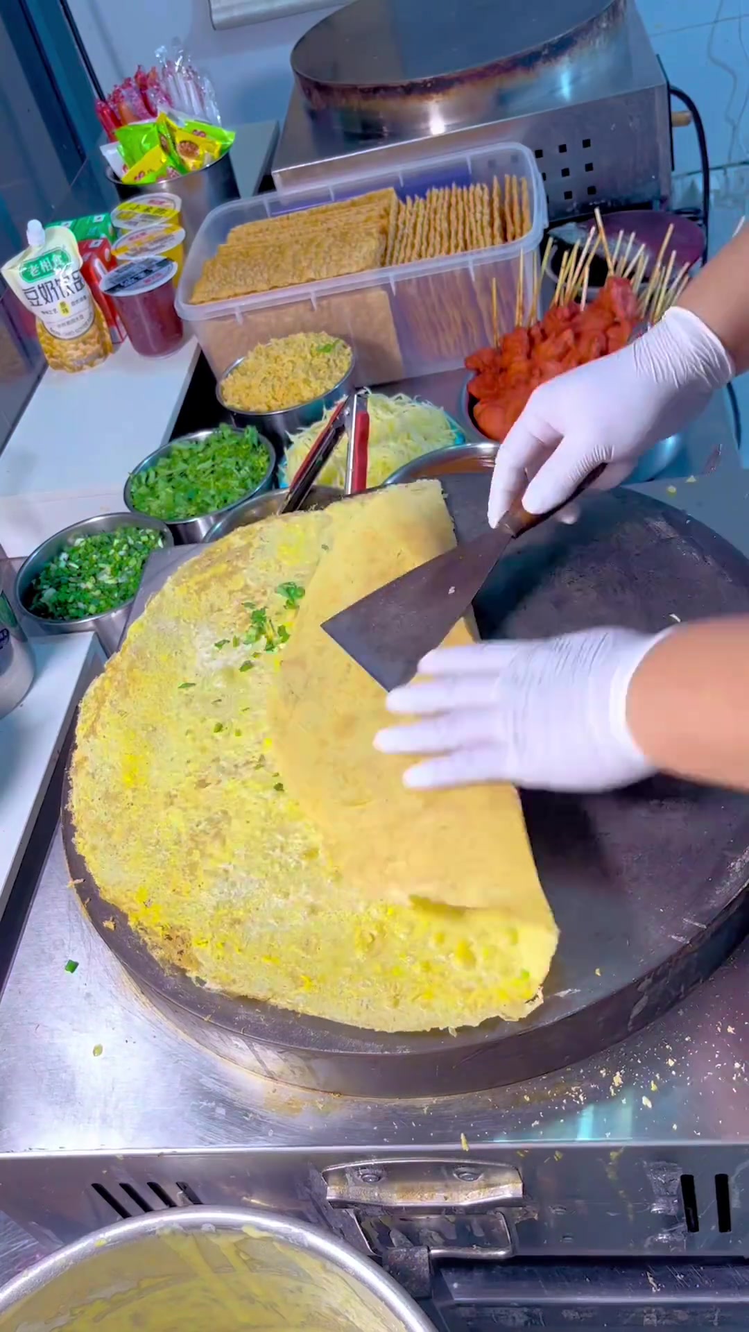 山东杂粮煎饼加肉，顾客说8块太贵了