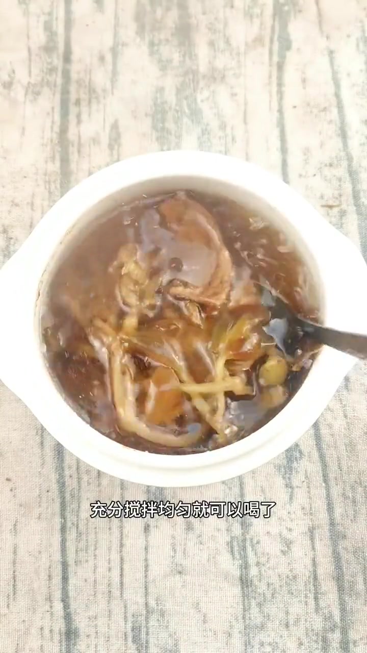 养生健康：石橄榄配金线莲炖汤，淡青草味