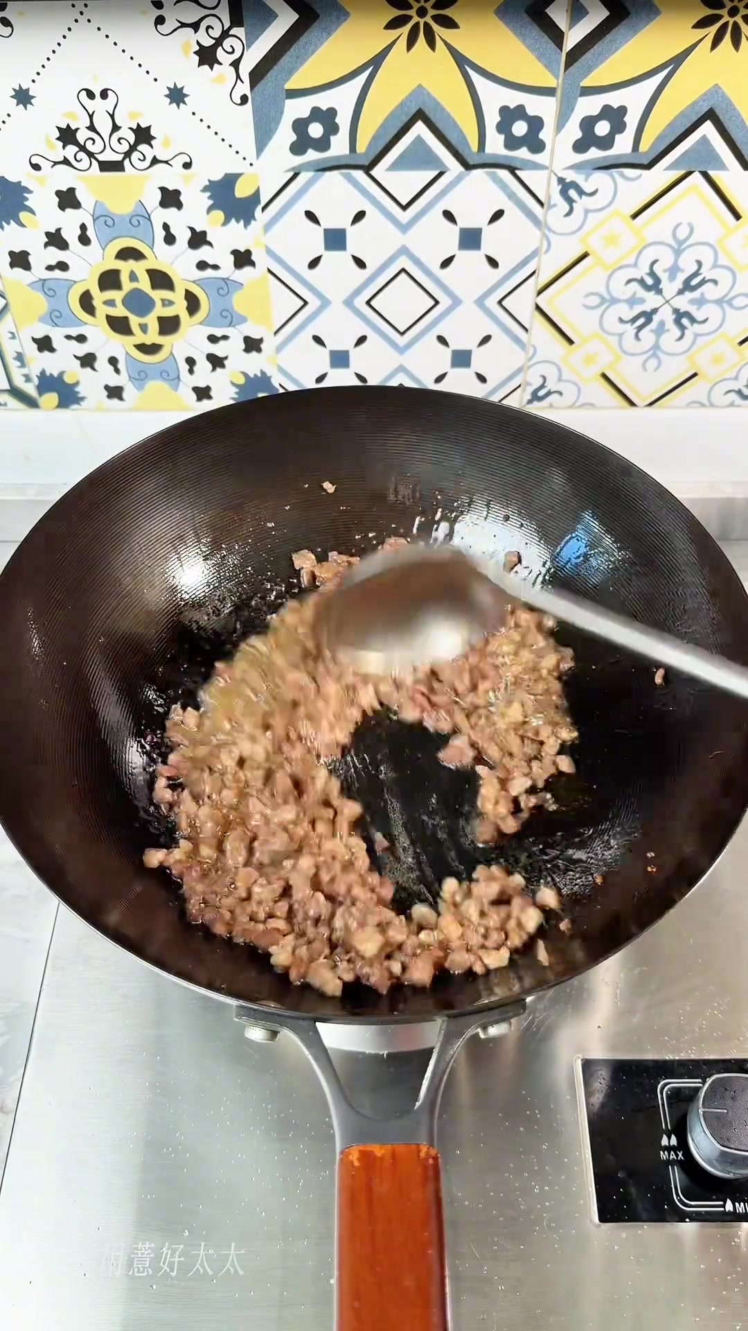 别出去吃了，手把手教你做碎肉拌面