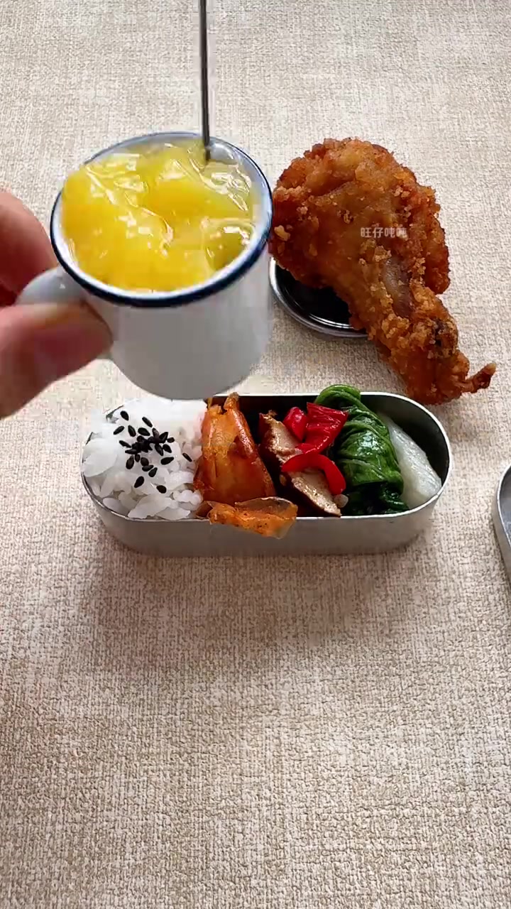 上班带饭一夜涨粉7万！被同事围观我的饭盒！#上班带饭 #减脂餐 #小鸟胃 #一人食