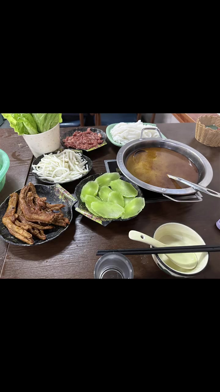 品尝柳州田螺鸭脚煲悠逛南宁老城街巷