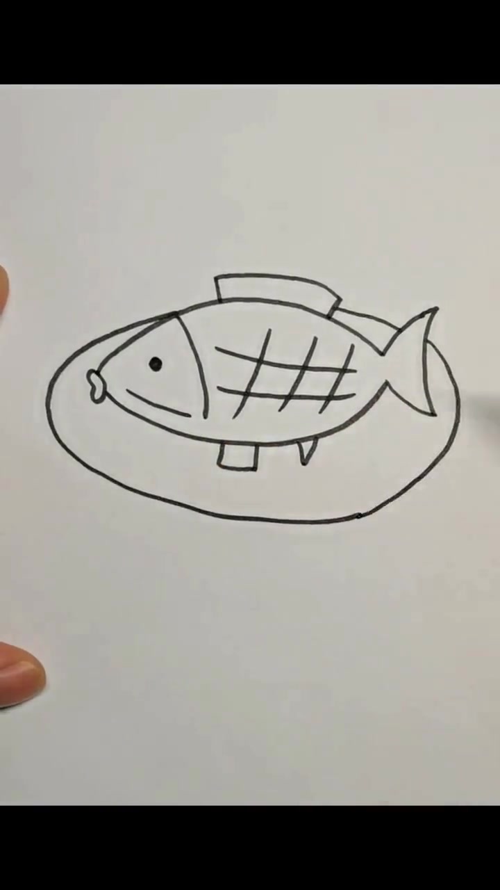 教小朋友画简单又好吃的烤鱼简笔画