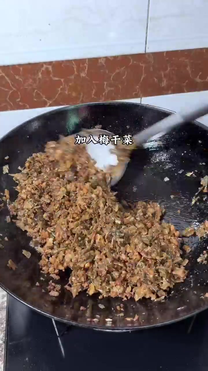 孩子们惦记了好久的梅干菜包子