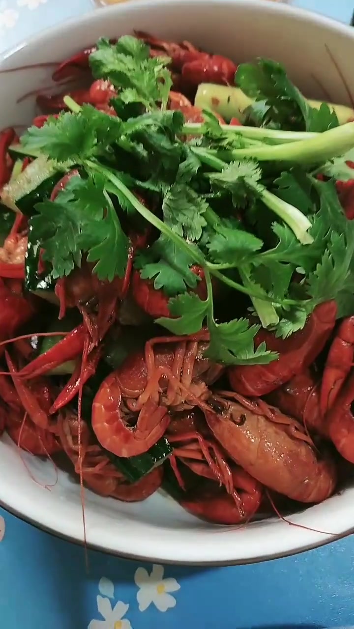 小龙虾配啤酒，安逸的很