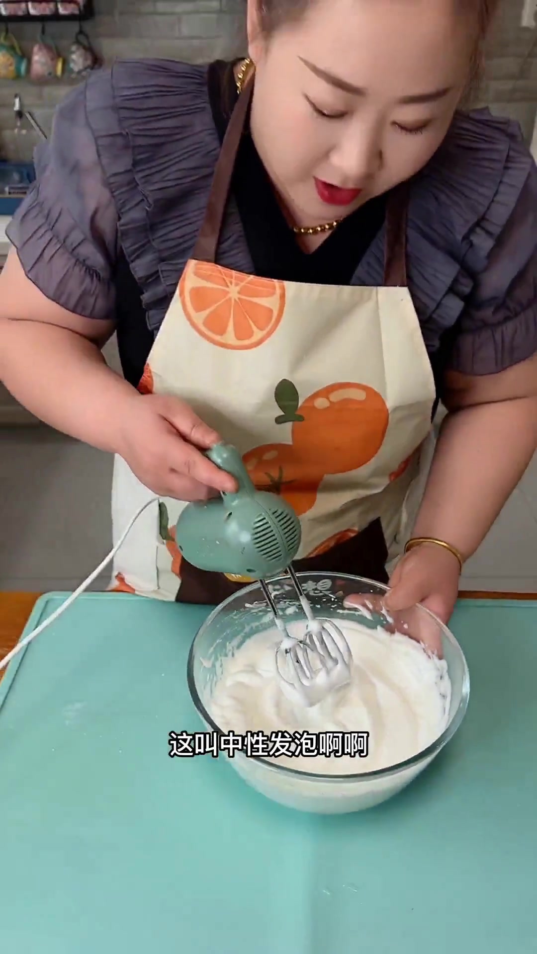 在家做古早蛋糕，怎么做到喧软细腻香甜又好吃