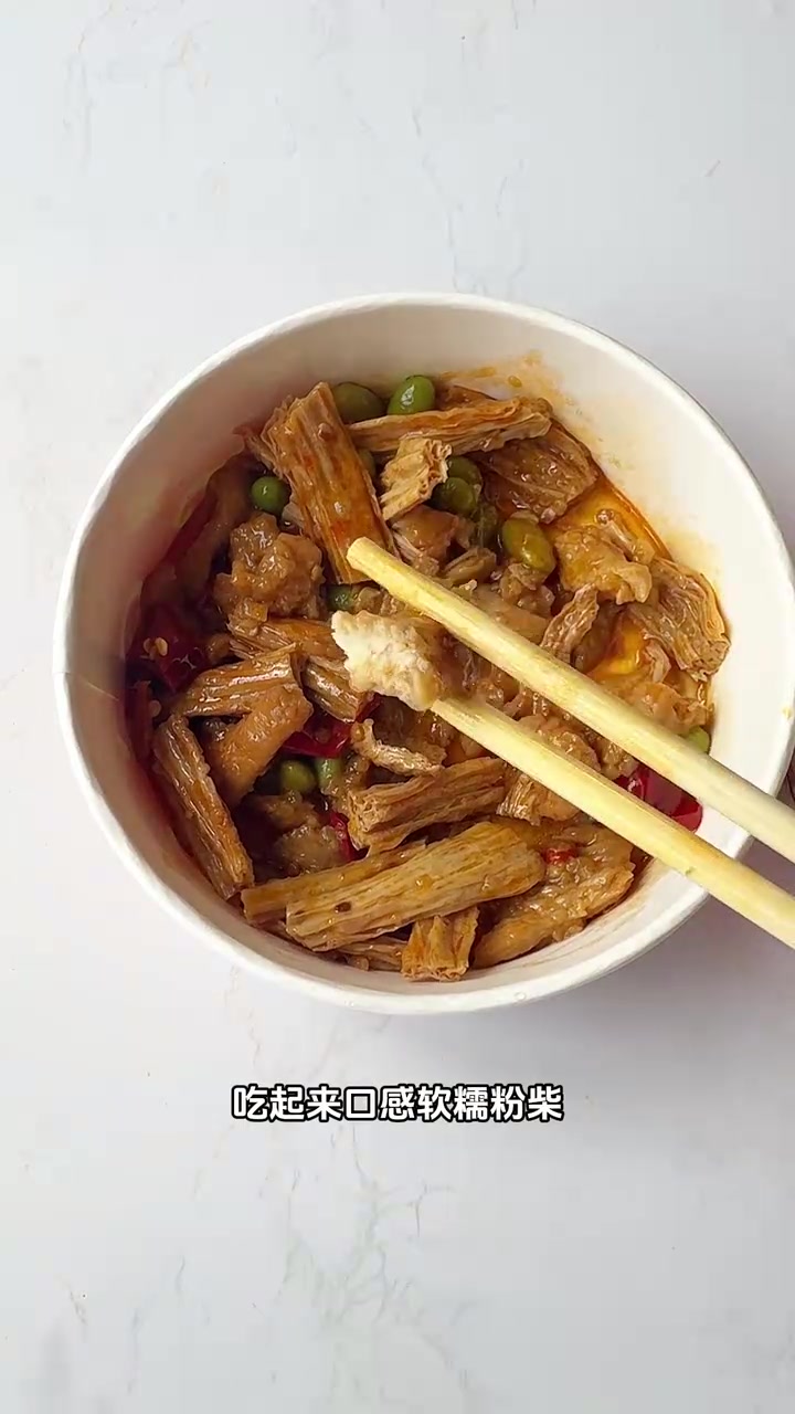 测评几款好吃的预制食品 香辣牛肉藤椒鸡柳和排骨香肠