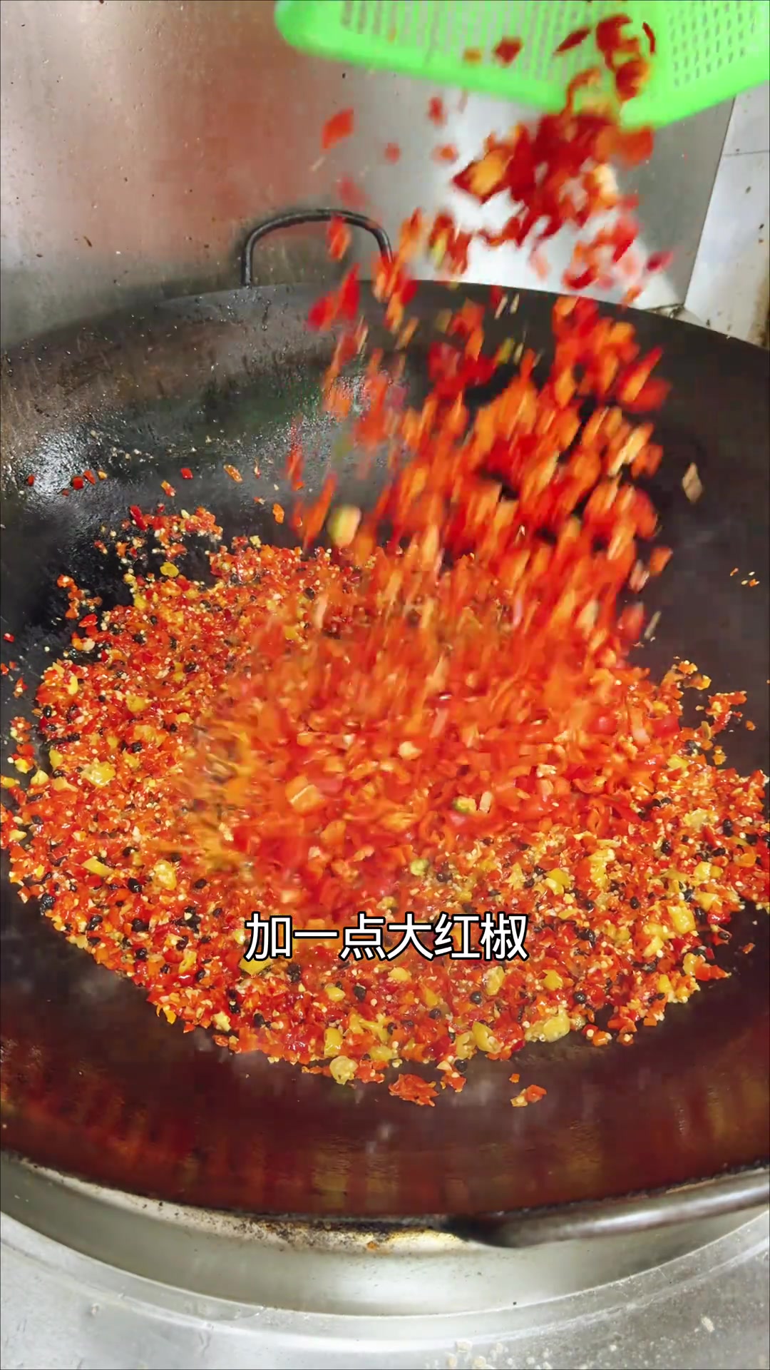 食堂大锅菜豆腐蒸鱼，嫩滑鲜美做法简单