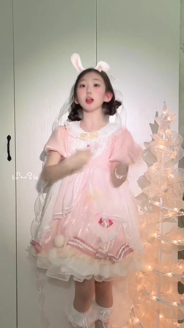 甜美可爱的蛋糕女孩！