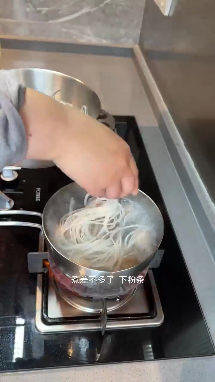 煮一锅牛肉丸粉丝汤，我的早餐就搞定了，鲜香美味