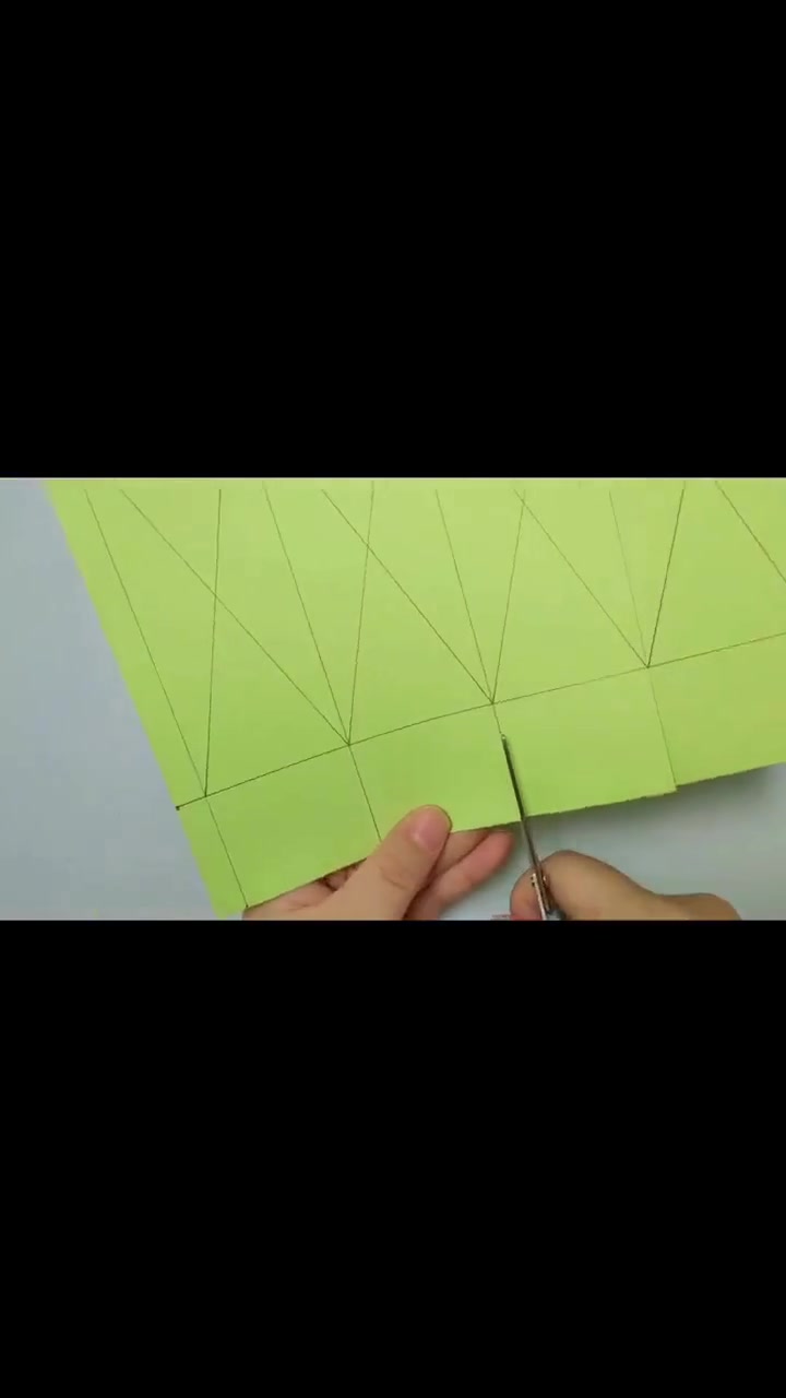 超简单的卡纸折出好看的折纸花瓶