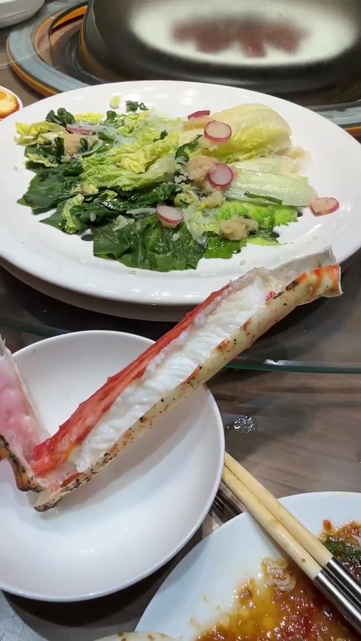 海鲜餐厅探店品尝各类特色美味菜品