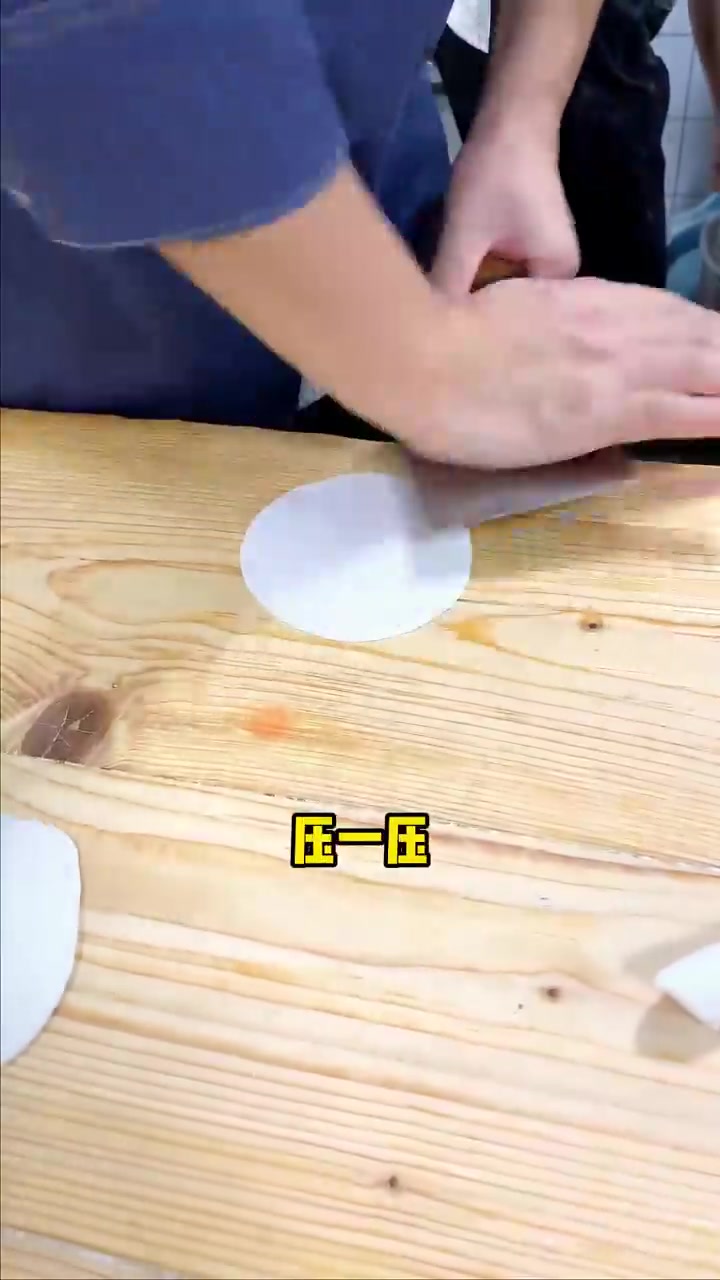 广式虾饺手工制作教程完整步骤解析
