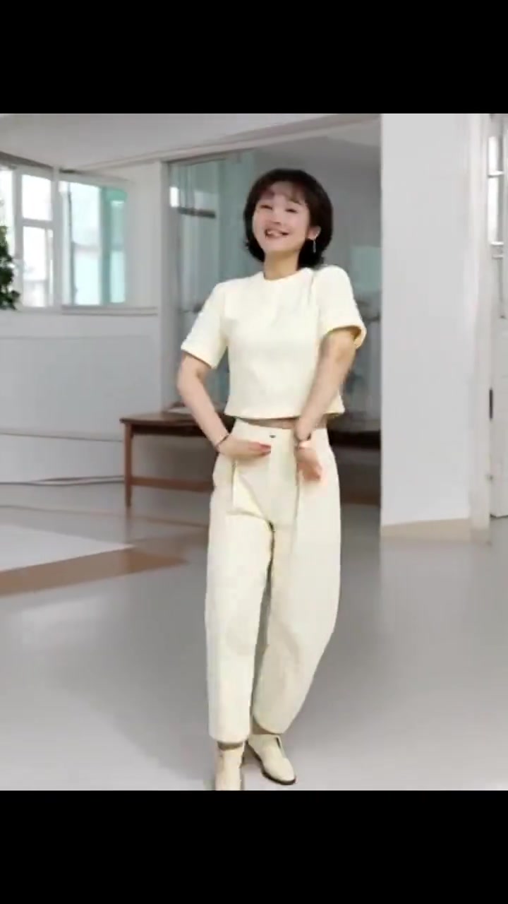 早上好朋友们，一起来跳表情包运动舞