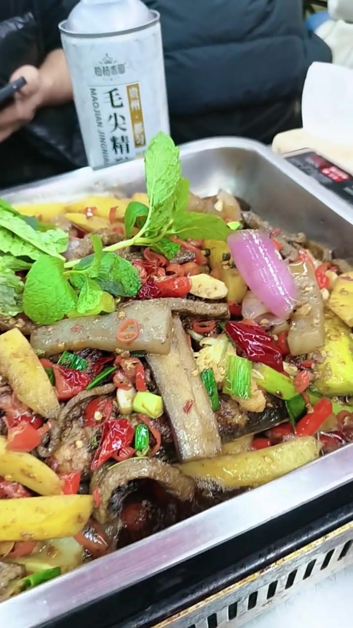 今晚吃留一手烤鱼，味道一般