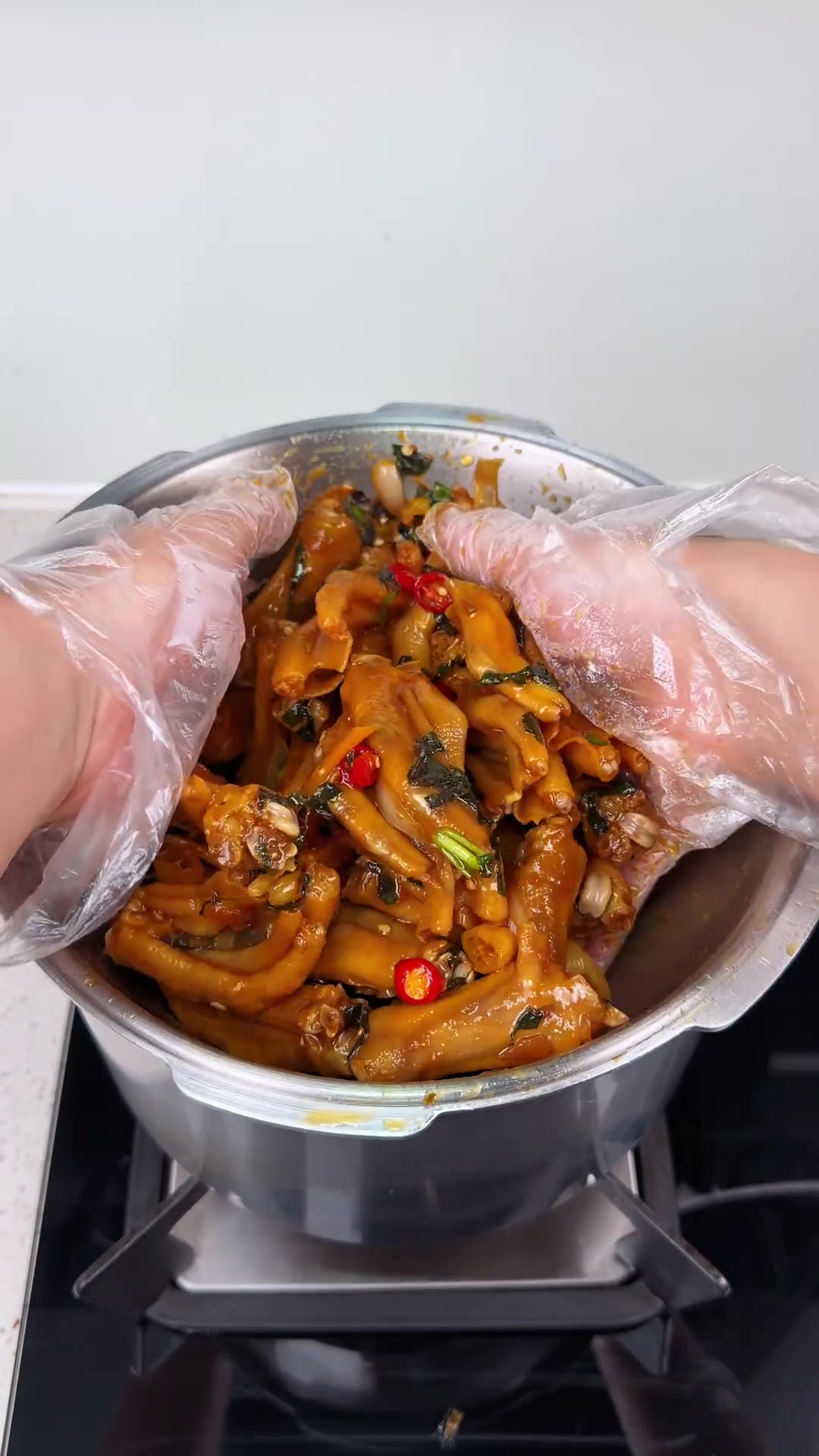 广西经典凉拌柠檬鸭脚，酸辣爽口开胃解腻