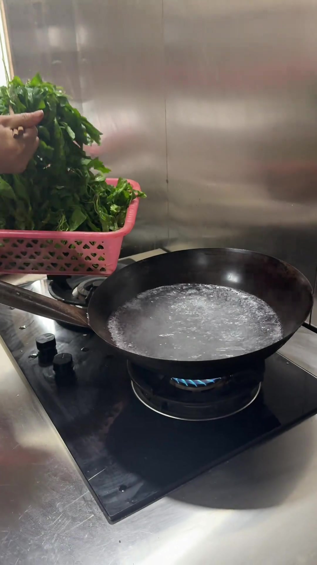 荠菜饺子：民间传统美食，在家做
