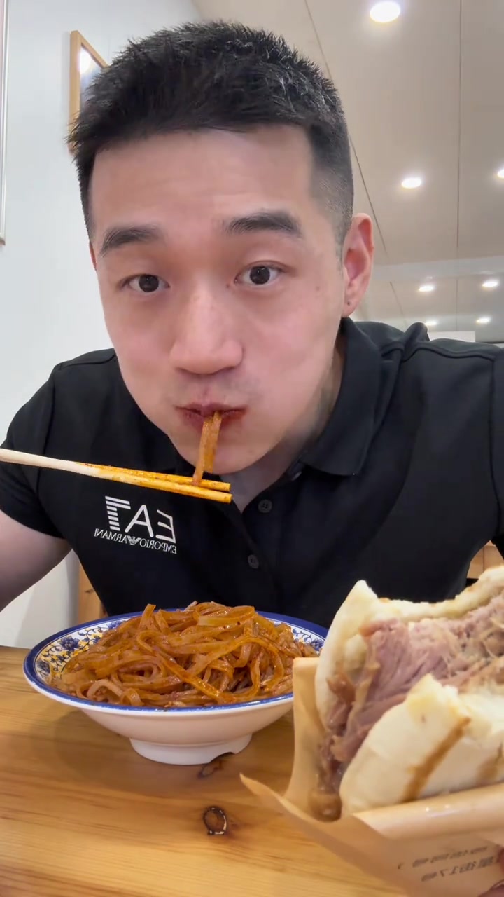 不知道吃什么，就选凉皮肉夹馍