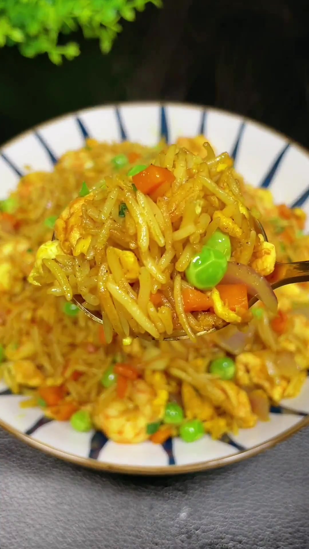 剩米饭做咖喱炒饭，香喷喷不浪费