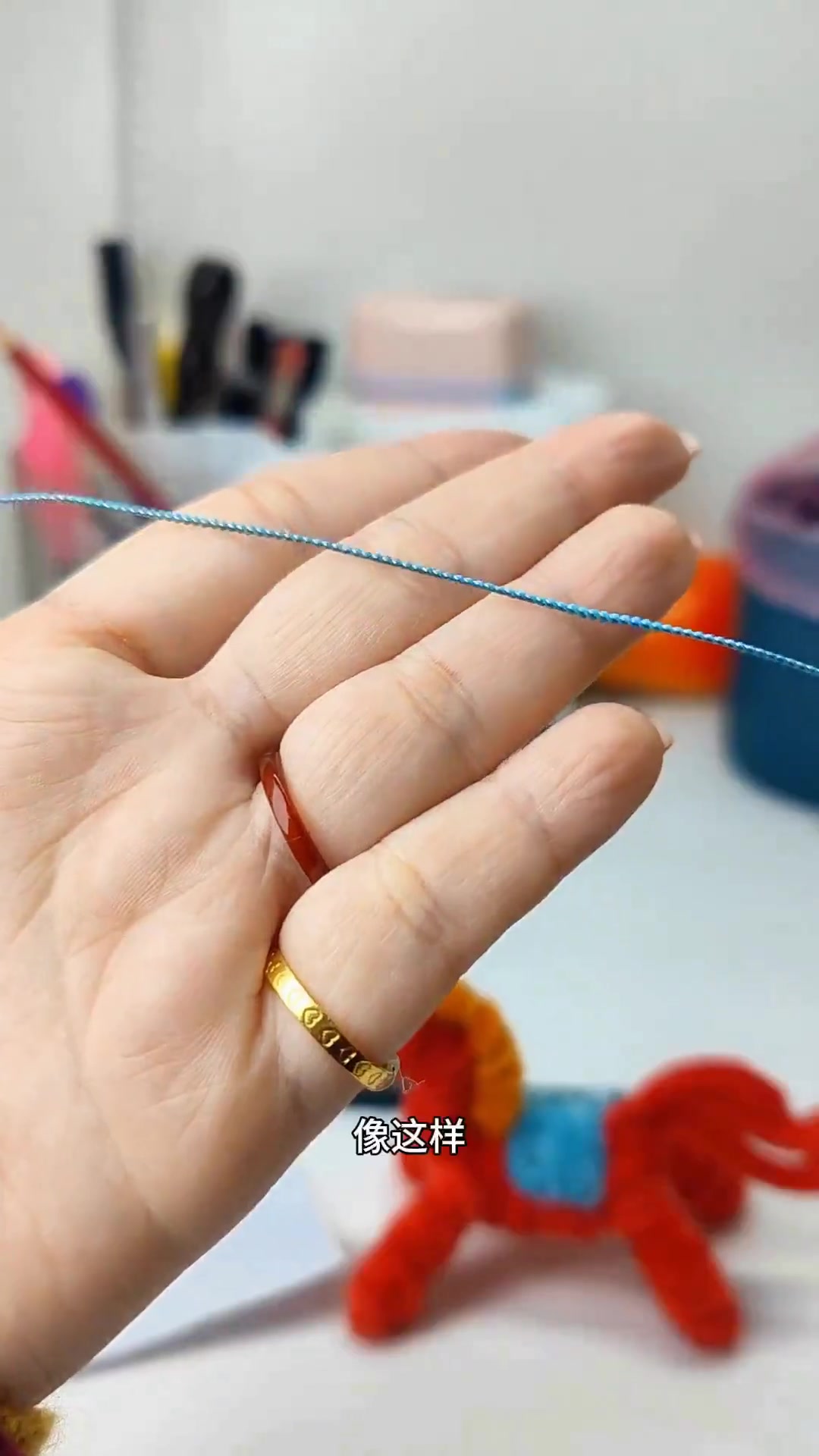 超详细的扭扭棒小马手工制作教程