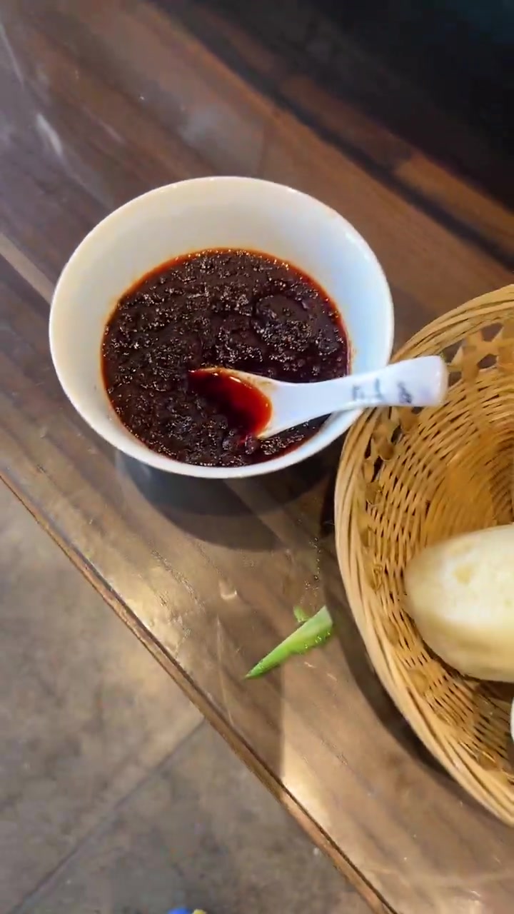 丰盛早餐精致摆盘与自助餐美食展示