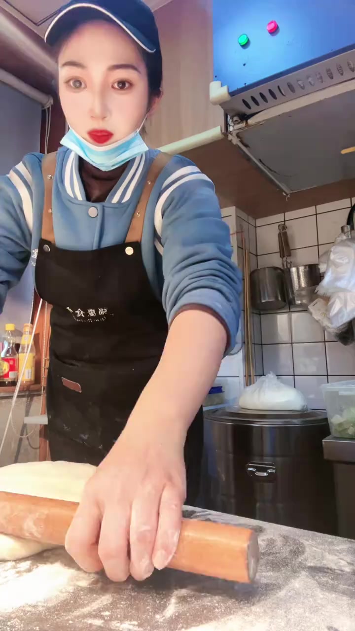 详细演示香酥葱油饼完整制作全过程