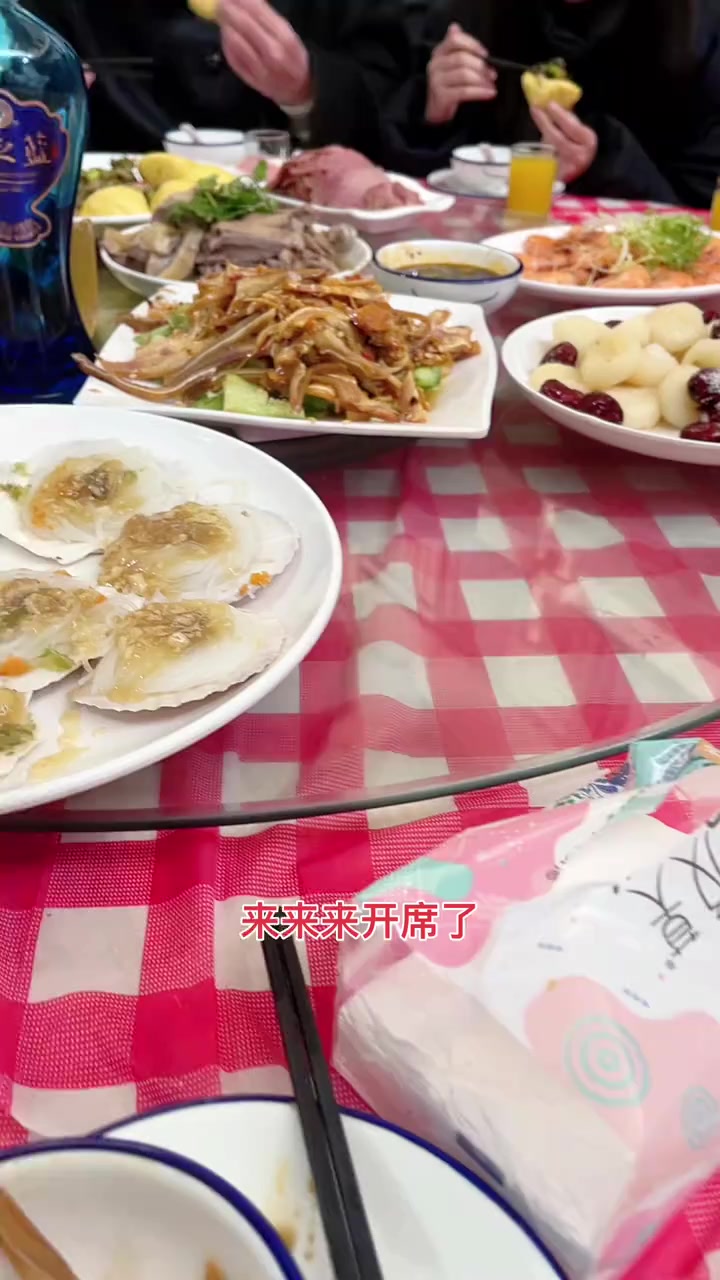 安徽农村酒席,热闹又丰盛
