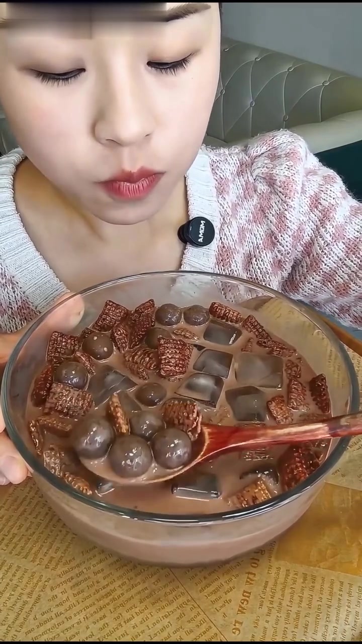 巧克力牛奶泡冰淇淋麦丽素麦片太爽啦