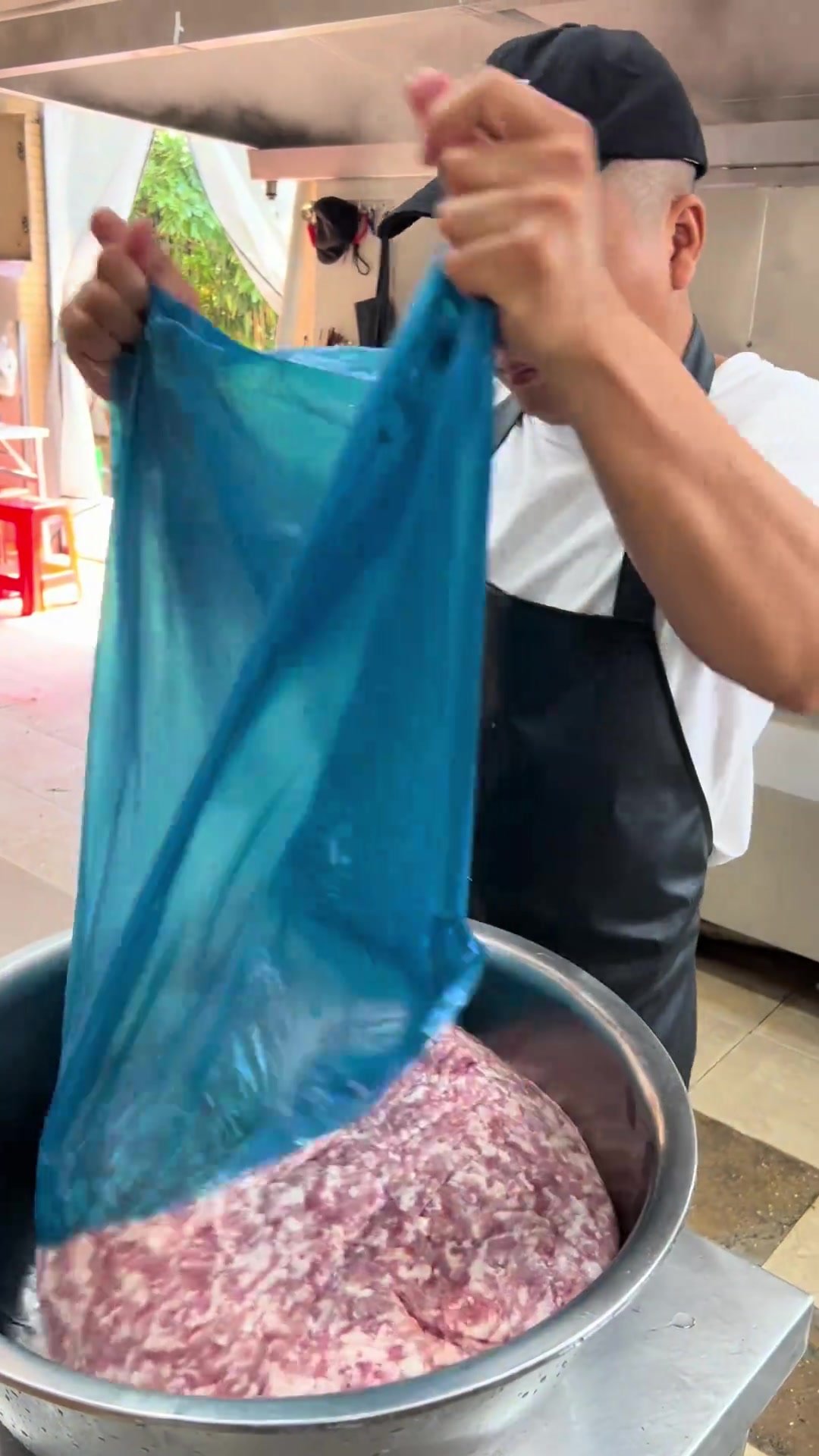 今天做了食堂蒸菜，肉饼蒸鸡蛋，鲜嫩爽滑