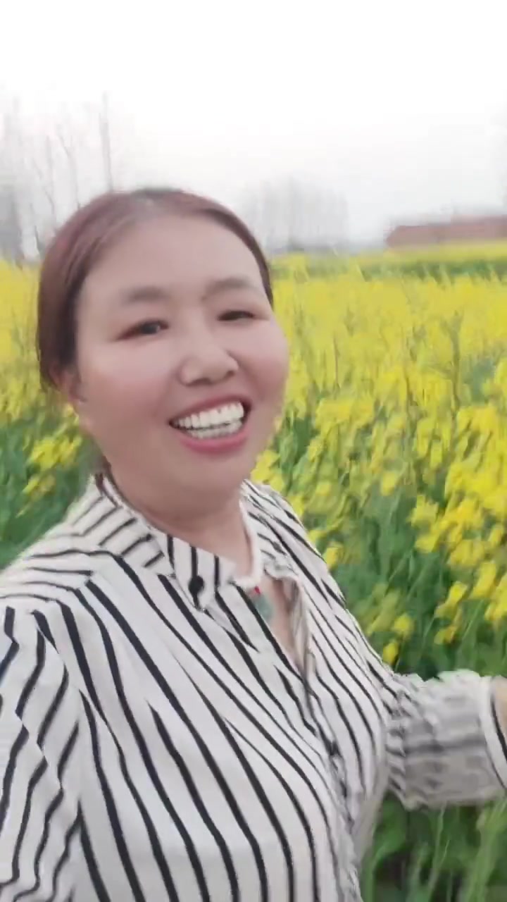 美丽油菜花，放飞心情拥抱大自然