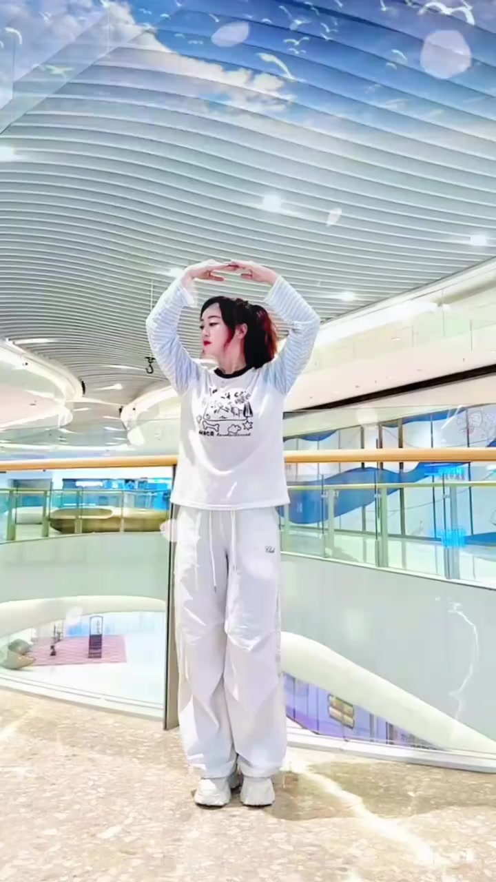 飞鸟爱上鱼，舞出动人相遇