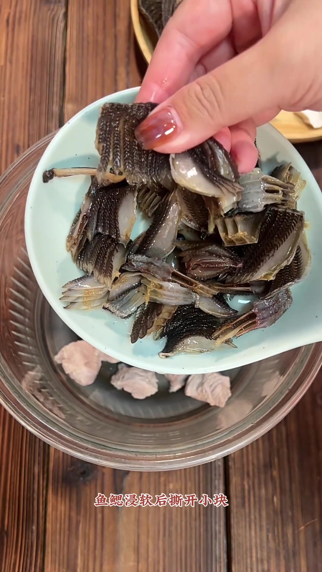 养生健康：膨鱼鳃土茯苓四神汤，假期收尾滋补