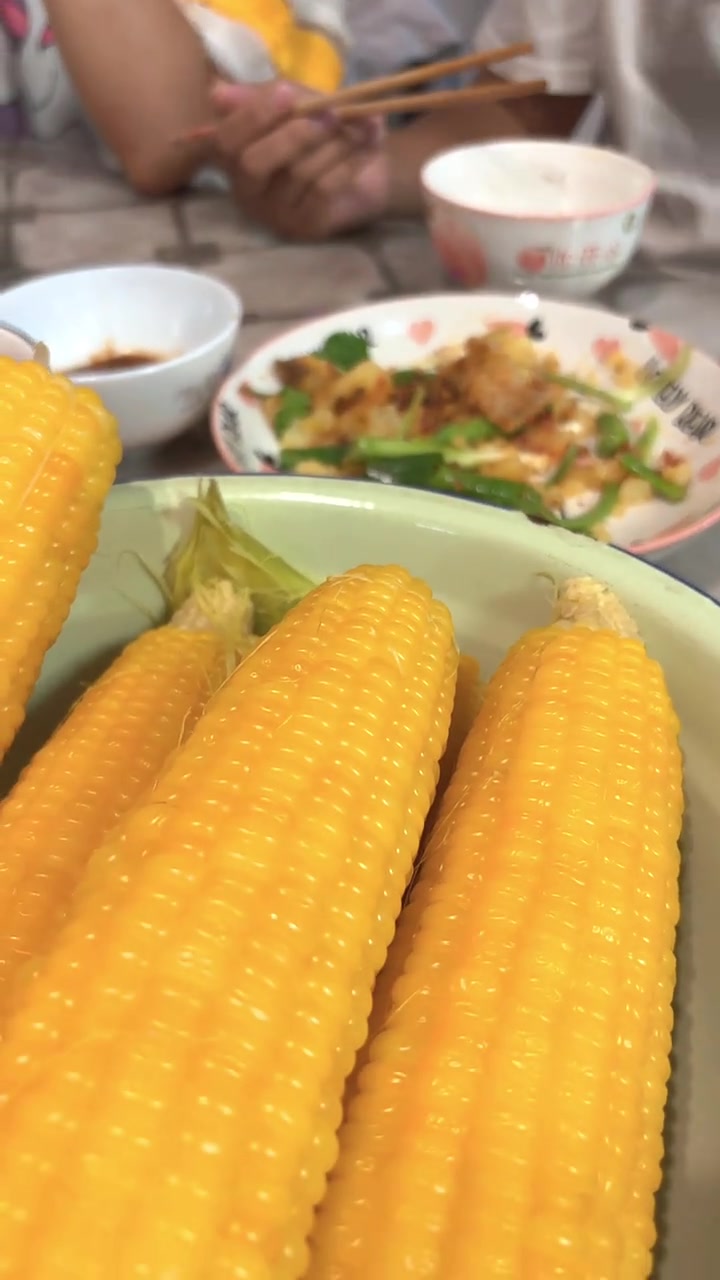 一家四口的家常小菜，平淡生活