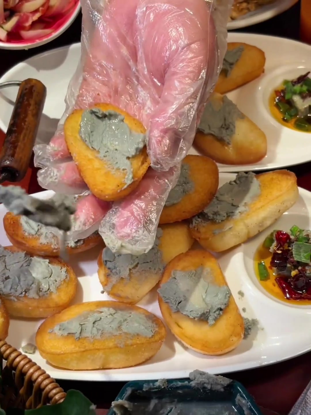 在长春吃老北京名吃暗香，炙子烤肉配馒头片夹臭豆腐