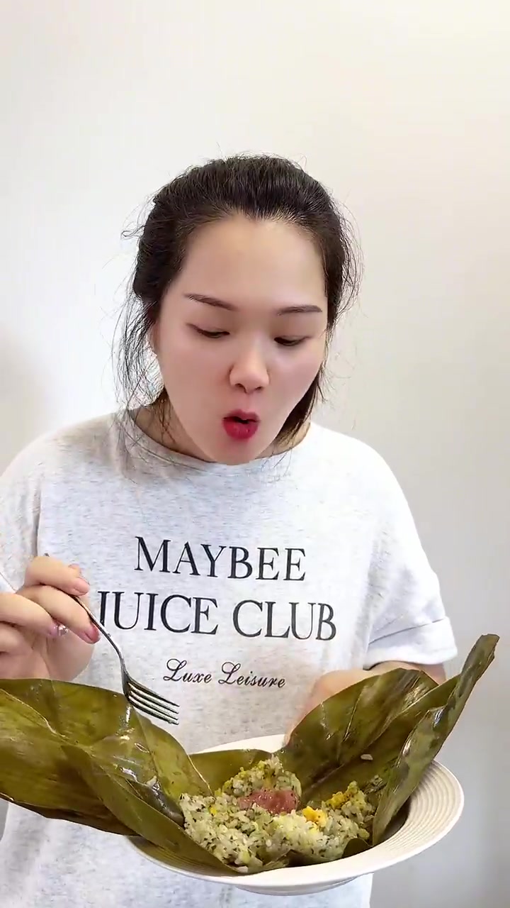 做粽子分给三姐芬姐，都说好吃，包得不好看但干净放心！