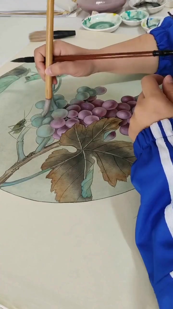 分享《葡萄蝈蝈》第一次画葡萄的过程