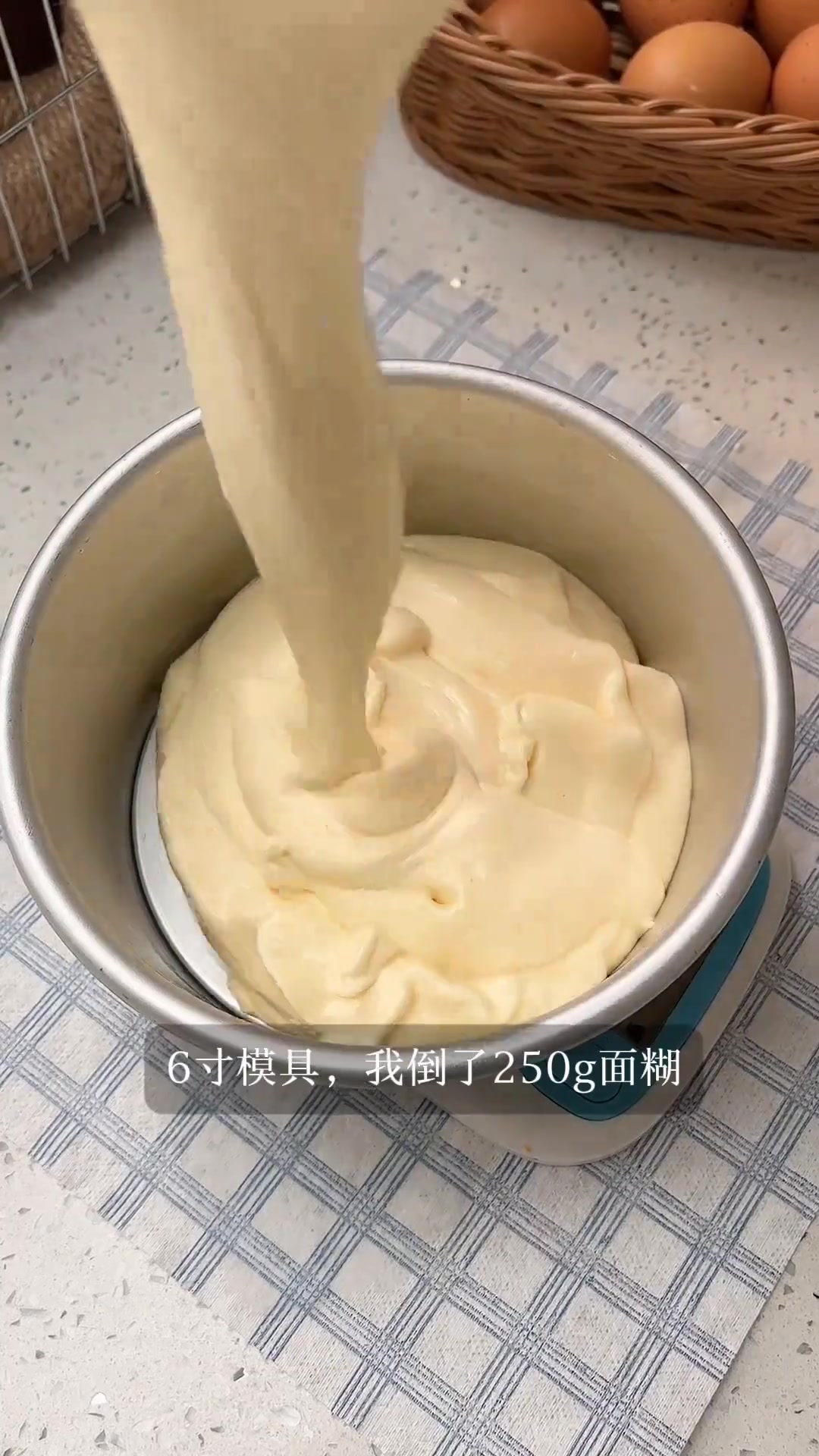 6寸戚风超详细步骤，零失败水果蛋糕比做面包简单