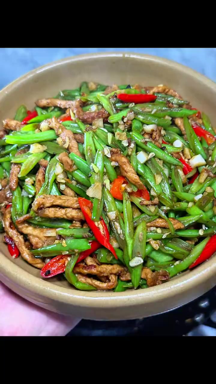 四季豆炒肉丝这样做大人小孩都爱吃，快去试试吧