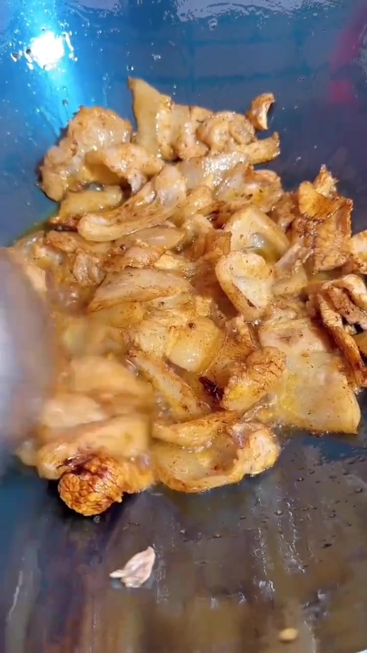 大头菜炒回锅肉巴适，一次干三碗饭，巨嗦斗