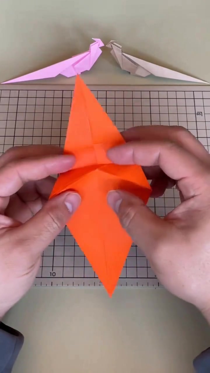 超简单折纸孔雀教程，亲子互动手工小制作