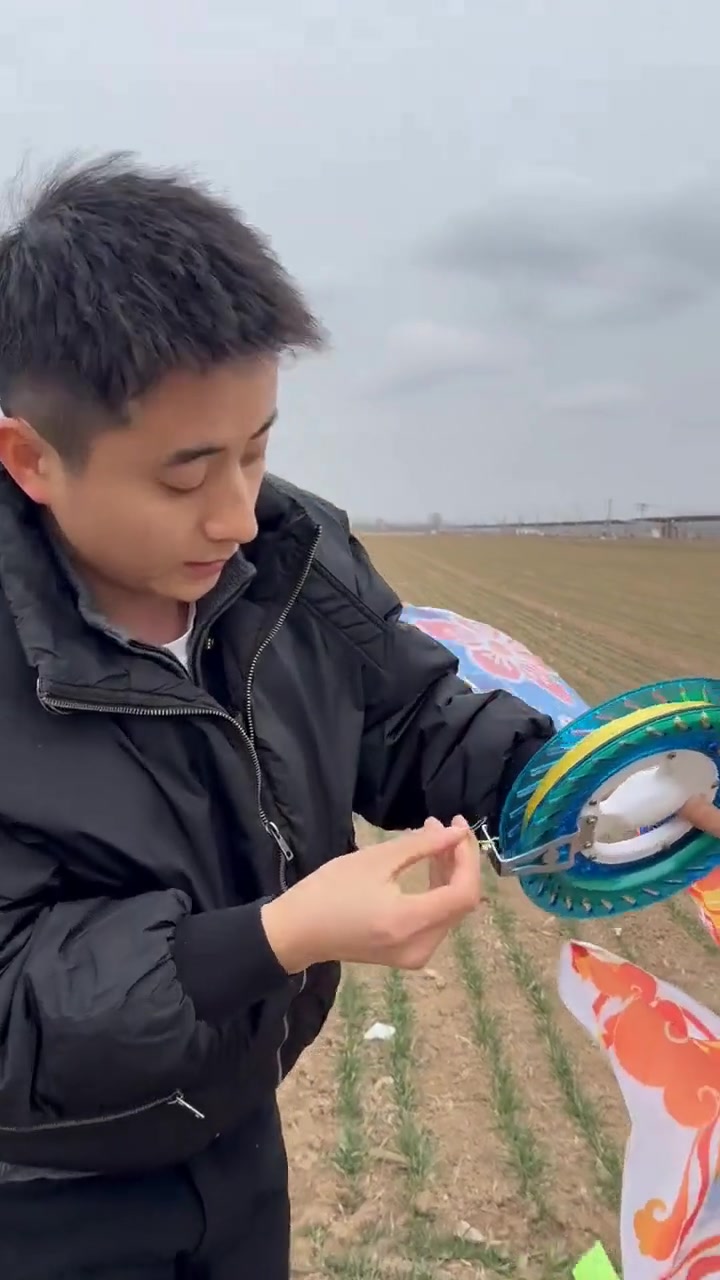 金鱼风筝组装放飞，操作起来真的特别简单
