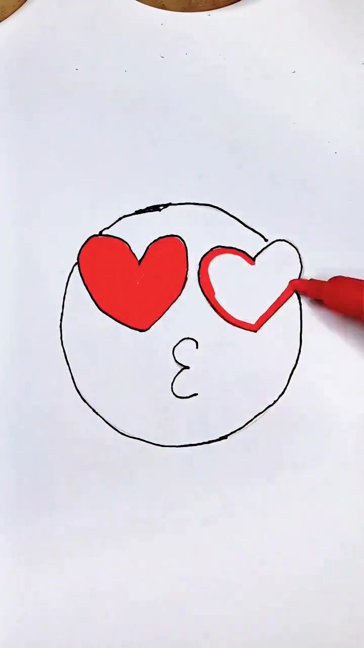 画亲亲表情包，是粉丝投稿的可爱简笔画