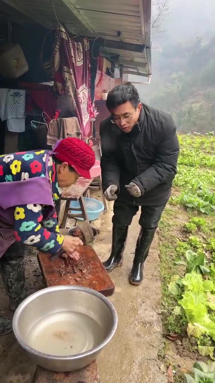 农家烟熏腊肉，来我家做客吧