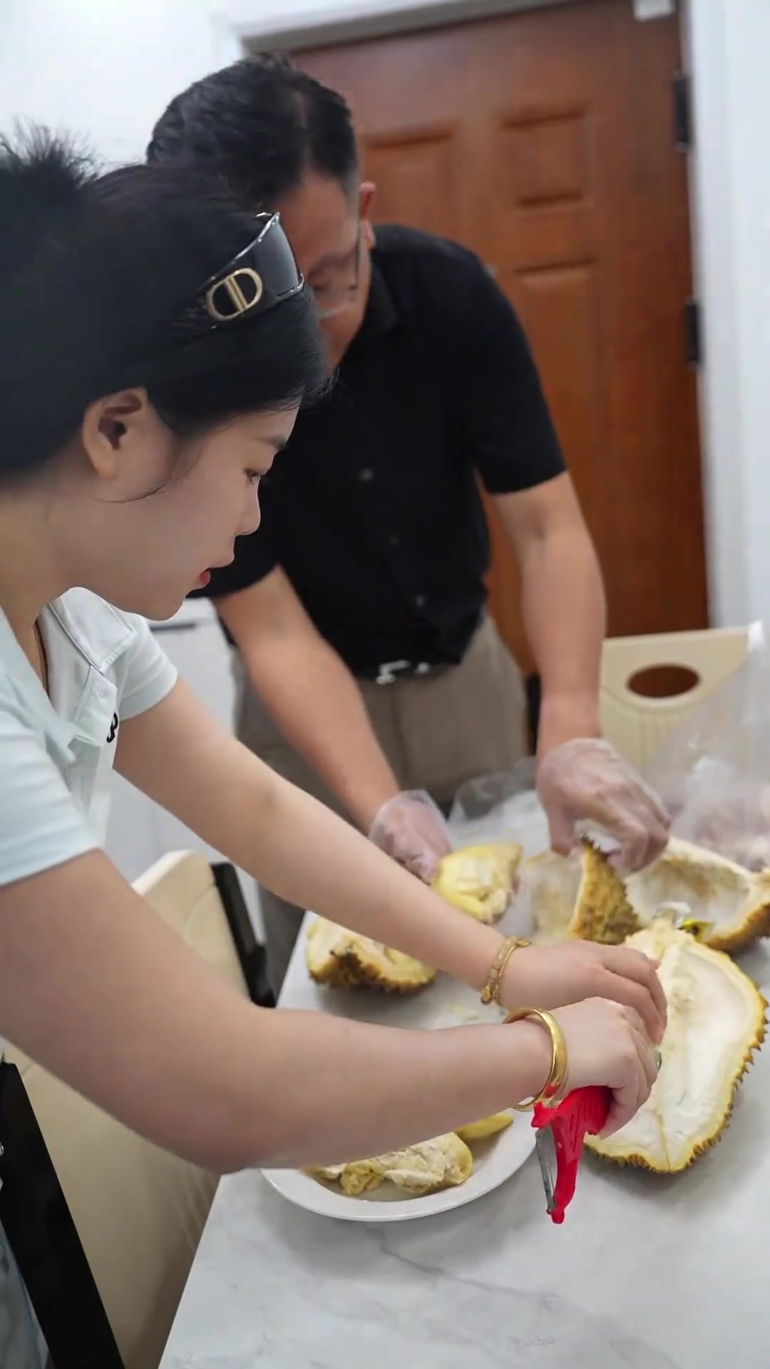 榴莲鸡汤做法，阿妹手把手教超哥