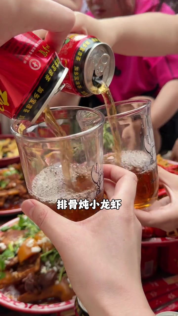 山河屯沈阳美食探店，铁锅炖同城必吃