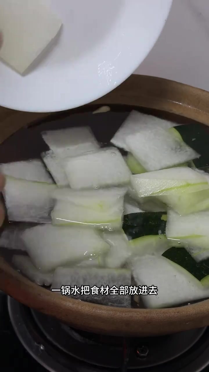 养生健康：冬瓜排骨绿豆莲子百合麦冬汤，解暑祛湿滋阴润燥